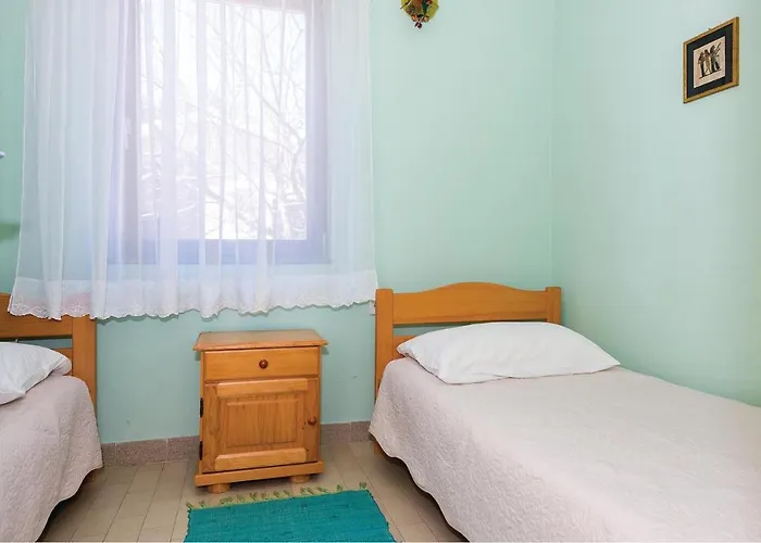 Two-bedroom In Daire Rogoznica (Sibenik-Knin)